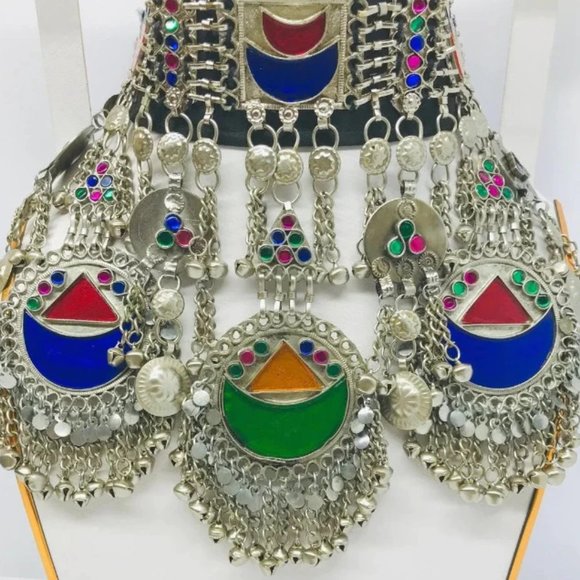 Handcrafted Tribal Choker Necklace Featuring Multicolor Glass Stones - Picture 4 of 6